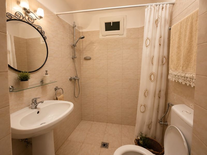 Agrigento bathroom