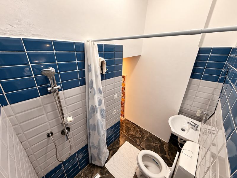 Catania bathroom