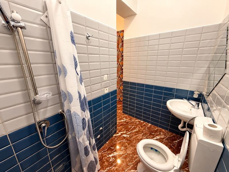 Taormina bathroom